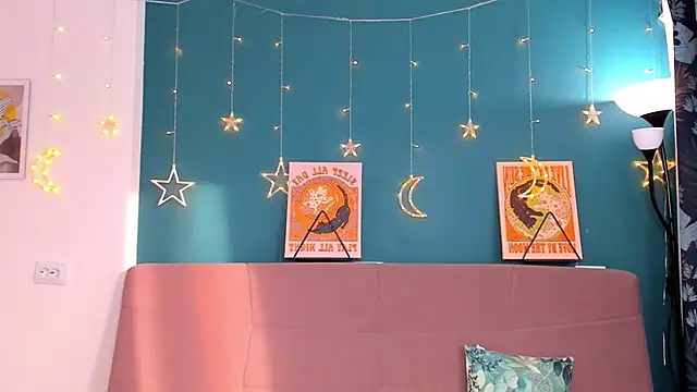 Snapshot of Xloe_Queen chatting on 5, 3, 2025 Xloe Queen online show from 5, 3, 2025