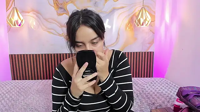 Snapshot of MelissaGilll chatting on 10, 9, 2025 MelissaGilll online show from 10, 9, 2025