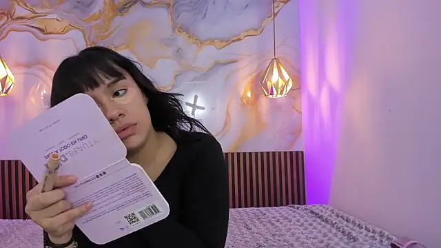 Snapshot of MelissaGilll chatting on 3, 10, 2025 MelissaGilll online show from 3, 10, 2025