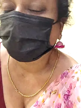 Snapshot of rekha_naier chatting on 6, 3, 2025 rekha naier online show from 6, 3, 2025