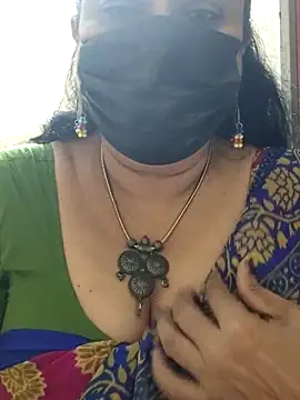 Snapshot of rekha_naier chatting on 17, 11, 2025 rekha naier online show from 17, 11, 2025