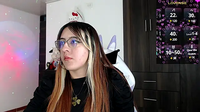 SarahXRusso online show from 18, 12, 2024