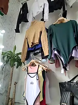 SarahXRusso online show from 20, 12, 2024