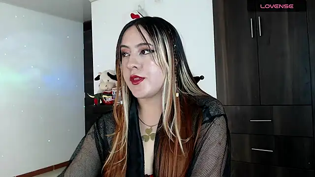 SarahXRusso online show from 26, 12, 2024