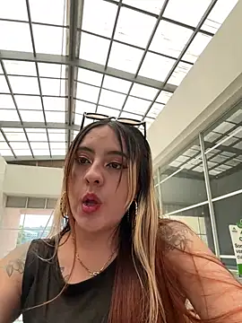 SarahXRusso online show from 26, 1, 2025