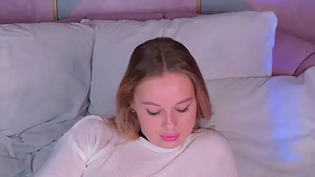 BeatriceEsmont online show from 9, 3, 2025