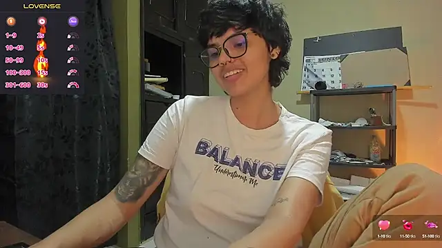 Snapshot of gooddess_isis chatting on 23, 12, 2024 gooddess isis online show from 23, 12, 2024