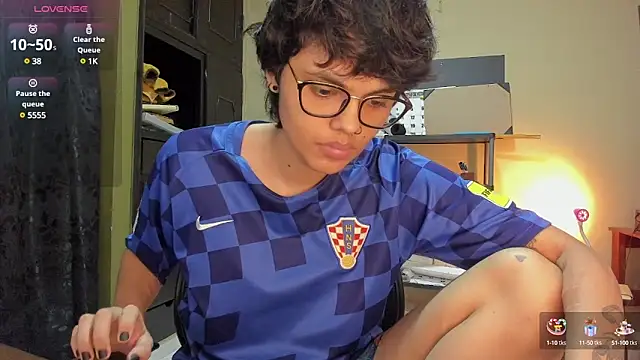 Snapshot of gooddess_isis chatting on 26, 12, 2024 gooddess isis online show from 26, 12, 2024