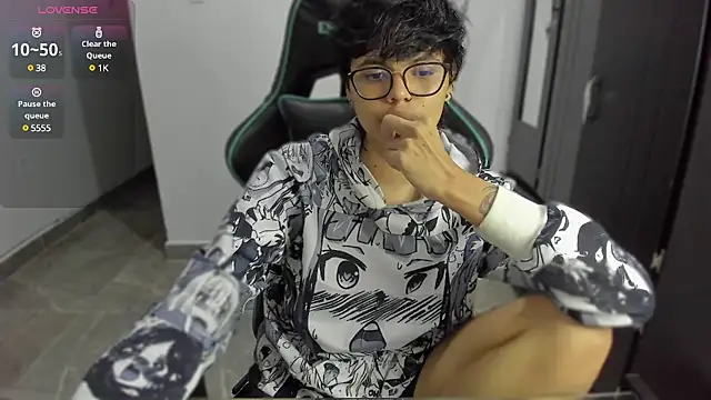 Snapshot of gooddess_isis chatting on 27, 12, 2024 gooddess isis online show from 27, 12, 2024