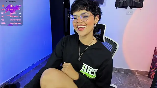 Snapshot of gooddess_isis chatting on 21, 10, 2025 gooddess isis online show from 21, 10, 2025