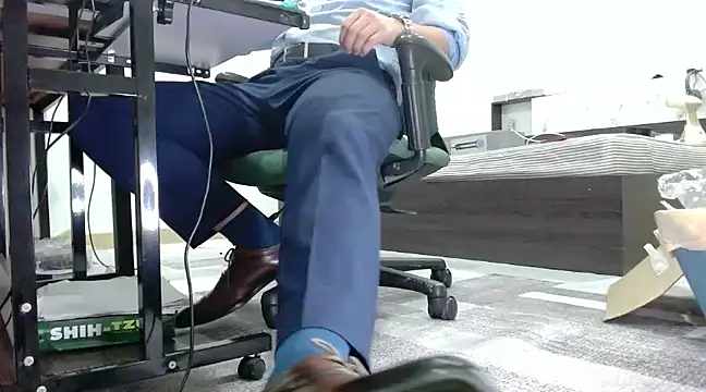 Snapshot of softlyS chatting on 10, 12, 2024 softlyS online show from 10, 12, 2024