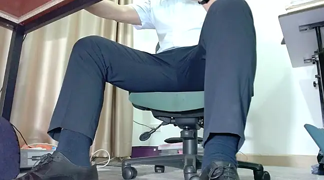 Snapshot of softlyS chatting on 8, 3, 2025 softlyS online show from 8, 3, 2025