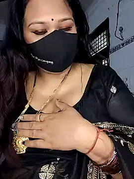 Snapshot of Mayuri77 chatting on 7, 1, 2025 Mayuri77 online show from 7, 1, 2025