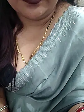 Snapshot of Mayuri77 chatting on 6, 10, 2025 Mayuri77 online show from 6, 10, 2025