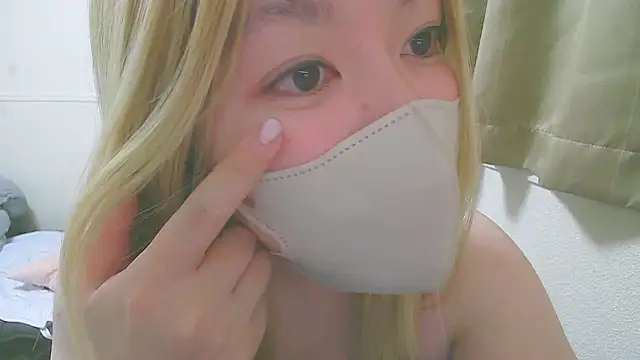 Snapshot of Remi_official chatting on 28, 11, 2025 Remi official online show from 28, 11, 2025