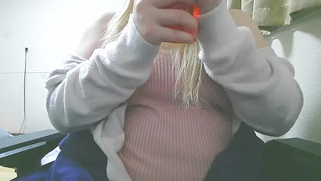 Snapshot of Remi_official chatting on 4, 12, 2025 Remi official online show from 4, 12, 2025