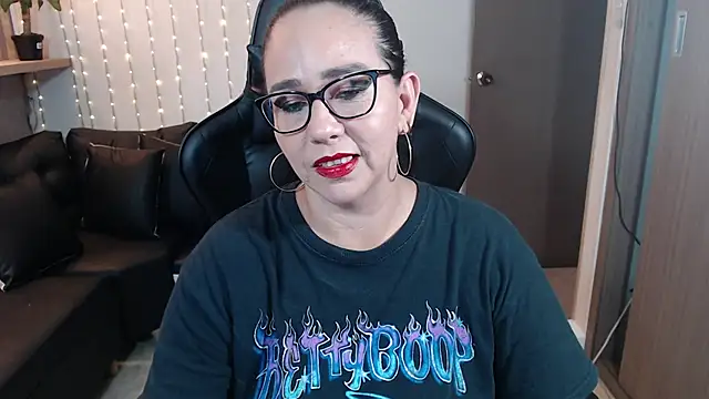 Snapshot of ashleylove_prg chatting on 22, 12, 2024 ashleylove prg online show from 22, 12, 2024