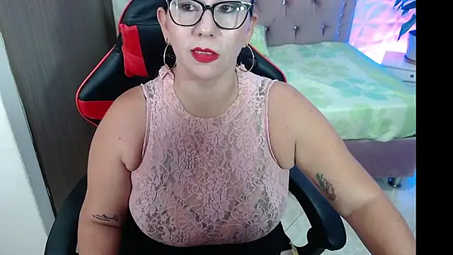 Snapshot of ashleylove_prg chatting on 29, 12, 2024 ashleylove prg online show from 29, 12, 2024