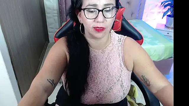 Snapshot of ashleylove_prg chatting on 29, 12, 2024 ashleylove prg online show from 29, 12, 2024