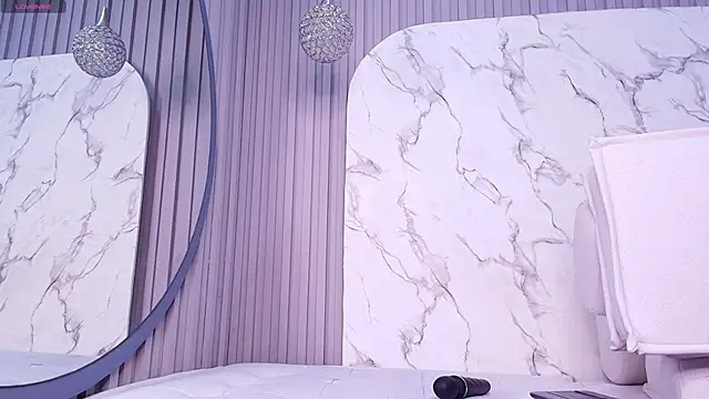 Snapshot of Franchesca_De_Luca chatting on 2, 2, 2025 Franchesca De Luca online show from 2, 2, 2025