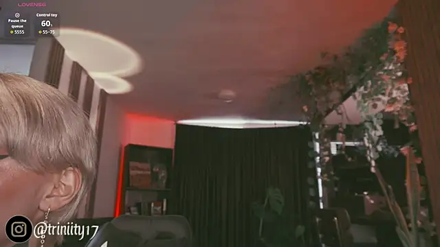 Snapshot of Trinity___s chatting on 13, 9, 2025 Trinity s online show from 13, 9, 2025