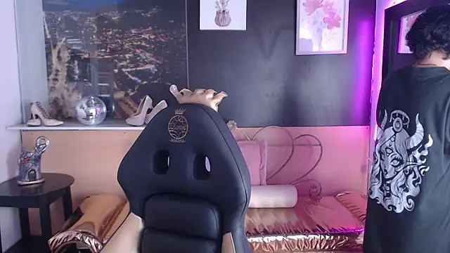 Snapshot of Lili_Gomez_ chatting on 24, 10, 2025 Lili Gomez online show from 24, 10, 2025