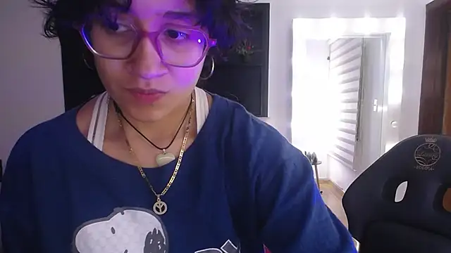 Snapshot of Lili_Gomez_ chatting on 30, 11, 2025 Lili Gomez online show from 30, 11, 2025