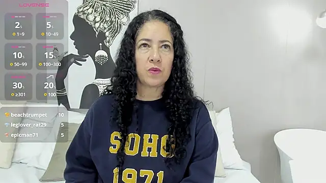 Adelesmithh online show from 4, 2, 2025