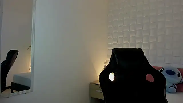 Snapshot of stephanya_ chatting on 9, 1, 2025 stephanya online show from 9, 1, 2025