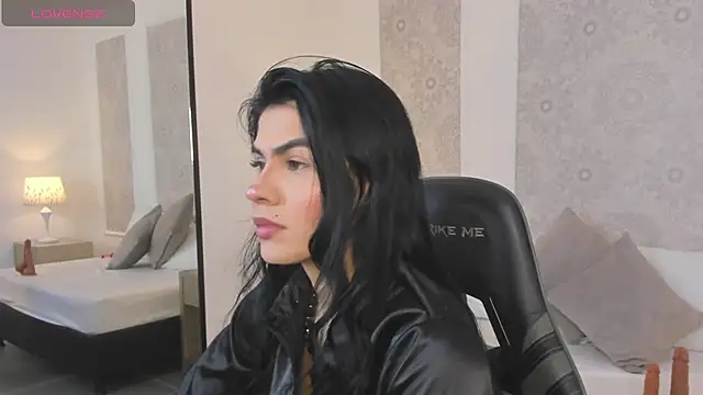 stephanya  online show from 12, 7, 2026