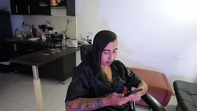 aria jhonsson online show from 10, 9, 2025