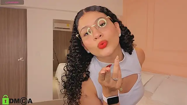 Snapshot of SHARONN____ chatting on 10, 9, 2025 SHARONN online show from 10, 9, 2025