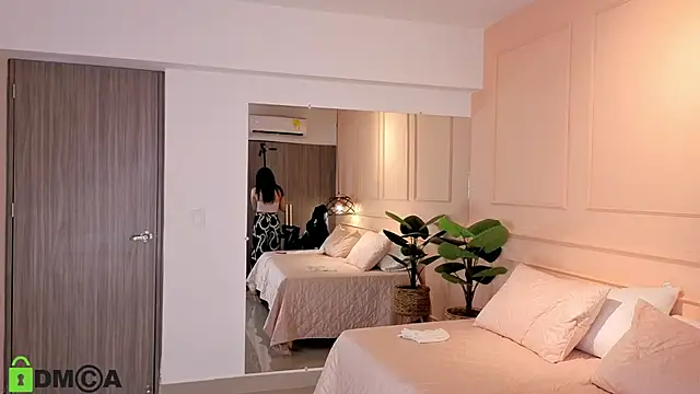 Snapshot of SHARONN____ chatting on 15, 9, 2025 SHARONN online show from 15, 9, 2025