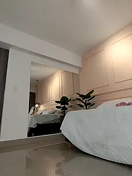 Snapshot of SHARONN____ chatting on 14, 10, 2025 SHARONN online show from 14, 10, 2025