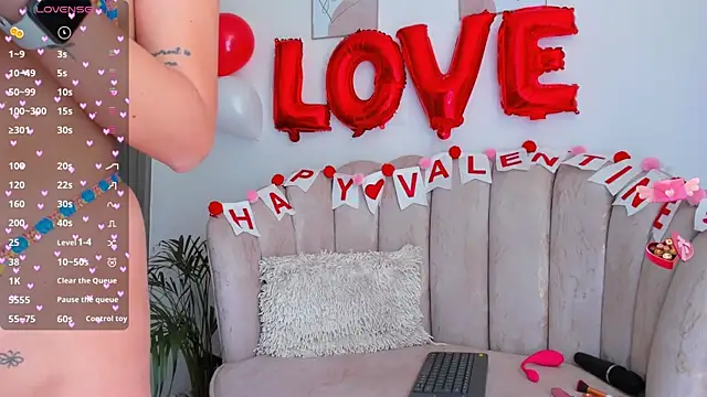 Snapshot of Tamaraa_Serra chatting on 15, 2, 2025 Tamaraa Serra online show from 15, 2, 2025