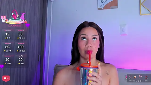 Snapshot of Tamaraa_Serra chatting on 8, 10, 2025 Tamaraa Serra online show from 8, 10, 2025