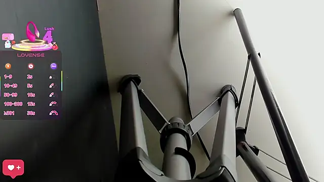 Snapshot of Tamaraa_Serra chatting on 23, 10, 2025 Tamaraa Serra online show from 23, 10, 2025