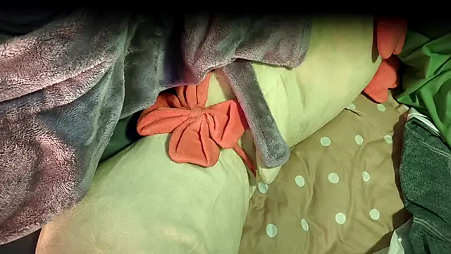 Snapshot of Weiwei5200 chatting on 24, 11, 2025 Weiwei5200 online show from 24, 11, 2025