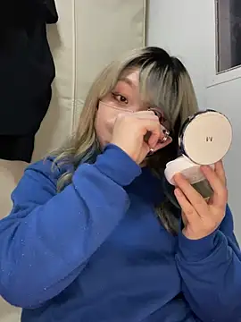 YUNA-yuna online show from 6, 1, 2025