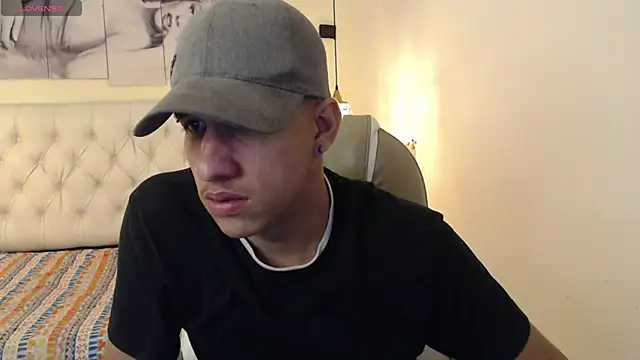 Snapshot of Jheidertwink chatting on 19, 12, 2024 Jheidertwink online show from 19, 12, 2024