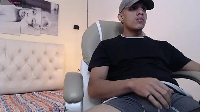 Snapshot of Jheidertwink chatting on 19, 12, 2024 Jheidertwink online show from 19, 12, 2024