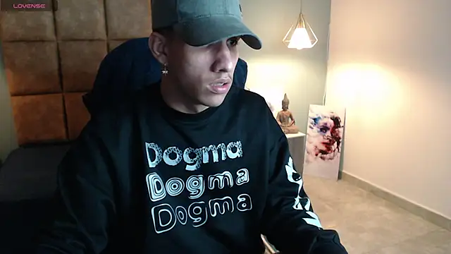 Snapshot of Jheidertwink chatting on 23, 12, 2024 Jheidertwink online show from 23, 12, 2024