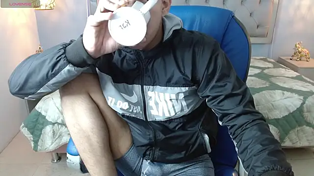 Snapshot of Jheidertwink chatting on 27, 12, 2024 Jheidertwink online show from 27, 12, 2024