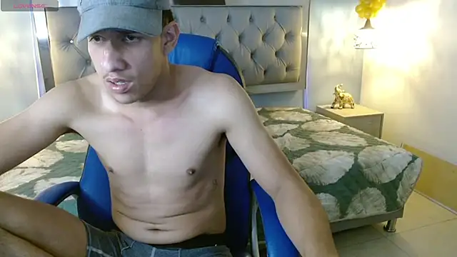 Snapshot of Jheidertwink chatting on 28, 12, 2024 Jheidertwink online show from 28, 12, 2024