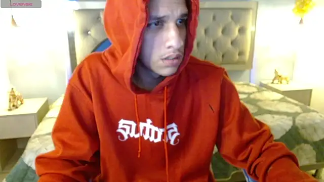 Snapshot of Jheidertwink chatting on 28, 12, 2024 Jheidertwink online show from 28, 12, 2024