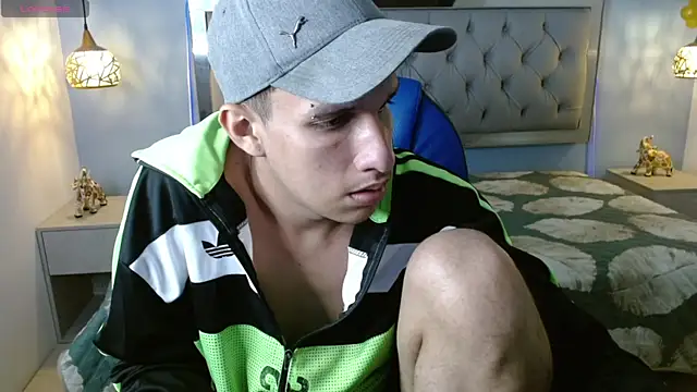 Snapshot of Jheidertwink chatting on 29, 12, 2024 Jheidertwink online show from 29, 12, 2024