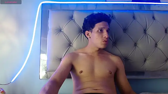 Snapshot of Jheidertwink chatting on 9, 2, 2025 Jheidertwink online show from 9, 2, 2025