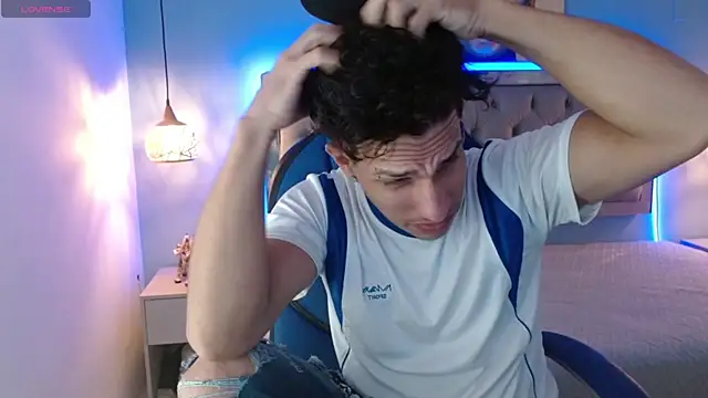 Snapshot of Jheidertwink chatting on 15, 2, 2025 Jheidertwink online show from 15, 2, 2025