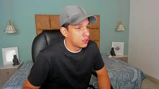 Snapshot of Jheidertwink chatting on 22, 9, 2025 Jheidertwink online show from 22, 9, 2025