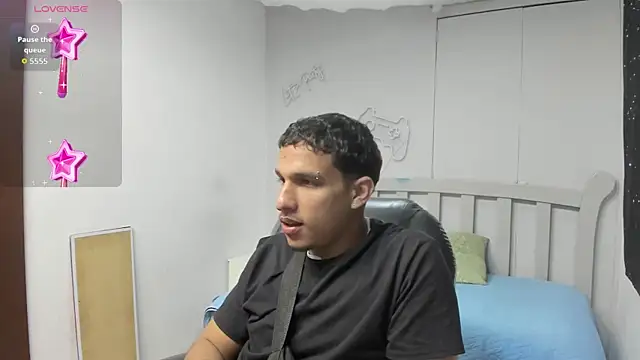 Snapshot of Jheidertwink chatting on 15, 12, 2025 Jheidertwink online show from 15, 12, 2025